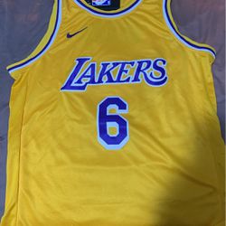 Lebron James Lakers Jersey Medium