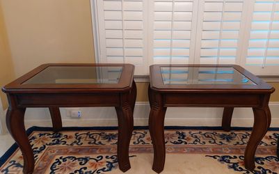 Rooms to go Welles side / end tables.