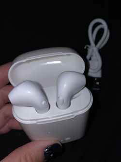 Bluetooth wireless earbuds
