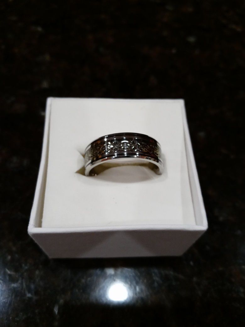 NWT Men's Titanium & 18K White Gold Ring