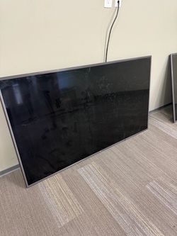 4K LG 75 inch Flat Screen TV with wall mount