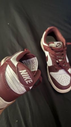 •burgundy /White Nike Dunks — 5Y