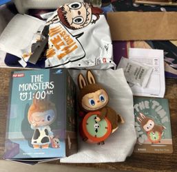 Popmart: Labubu THE MONSTERS 1:00 A.M Stop time Secret