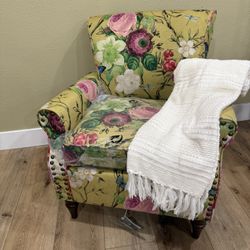  Modern Floral Pattern Upholstered Armchair