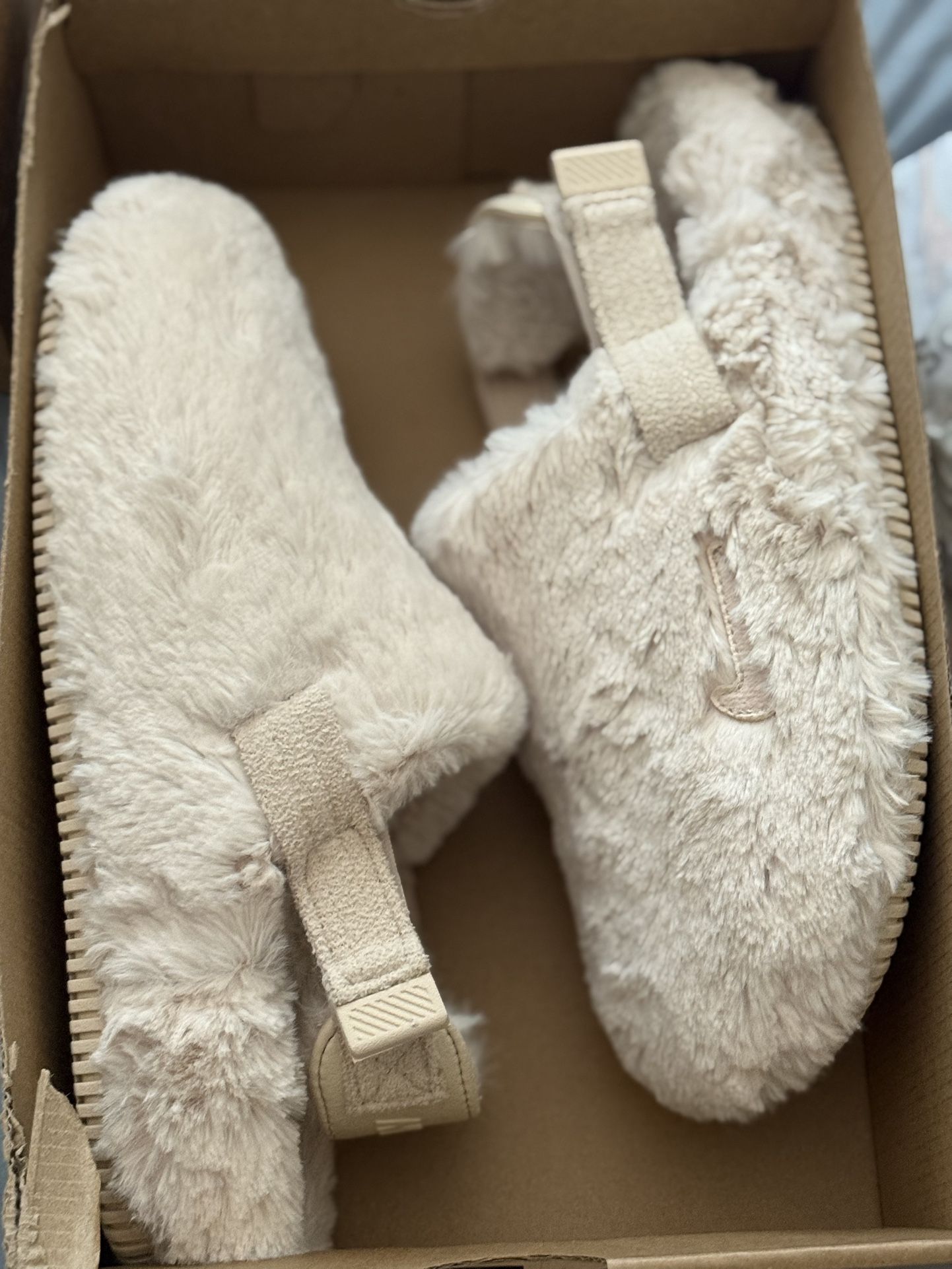 Brand NEW Nike Calm Mules - 8W