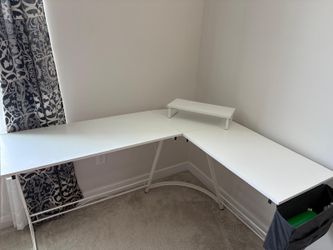 Reversible L shaped office/gaming desk