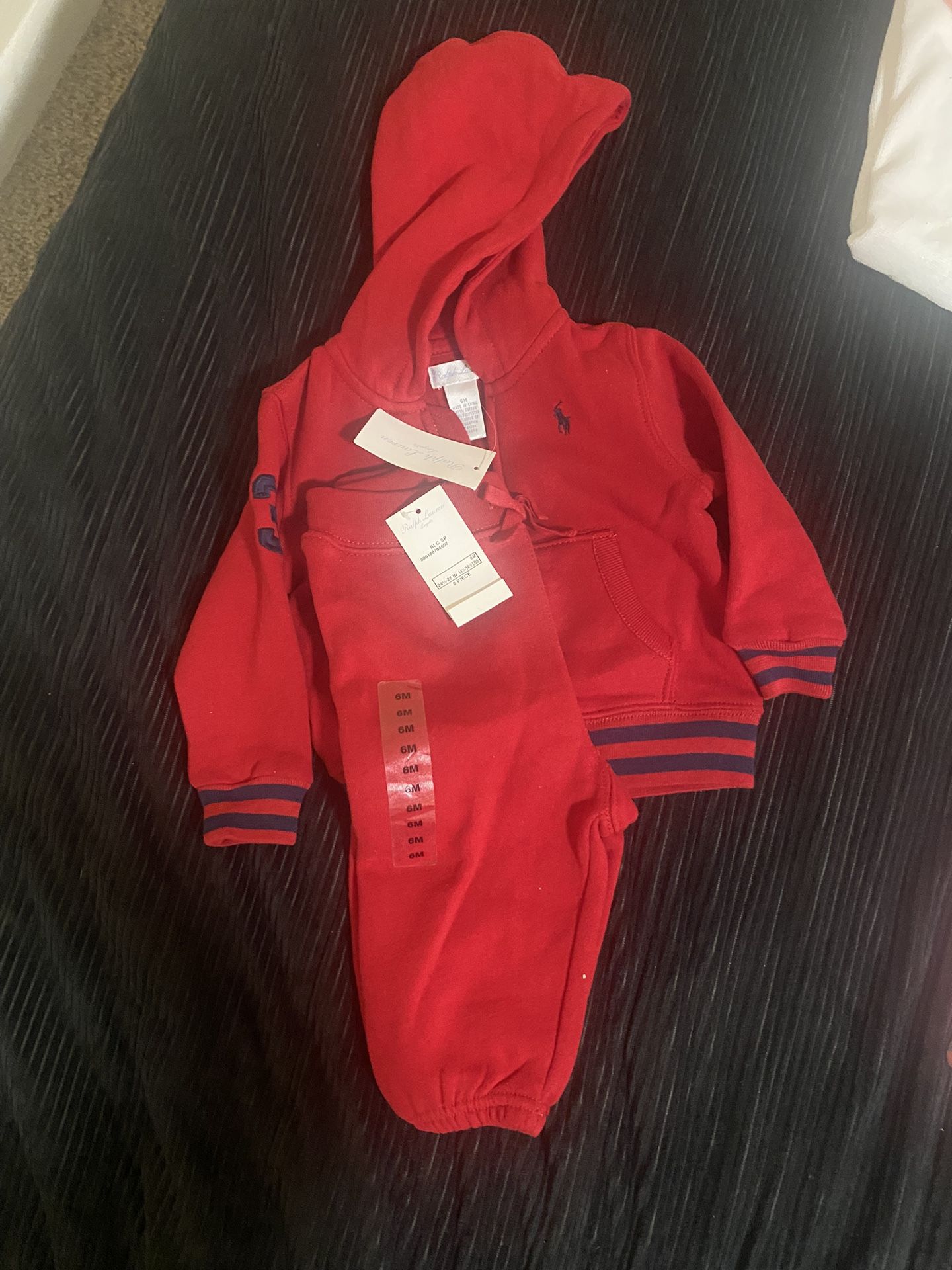 A Variety Of Baby Girl Clothes 0-6 Months