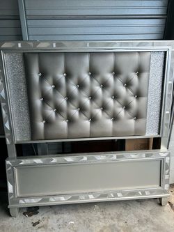 Queen Silver Tufted Upholstered Bed Frame with Mirror Trim