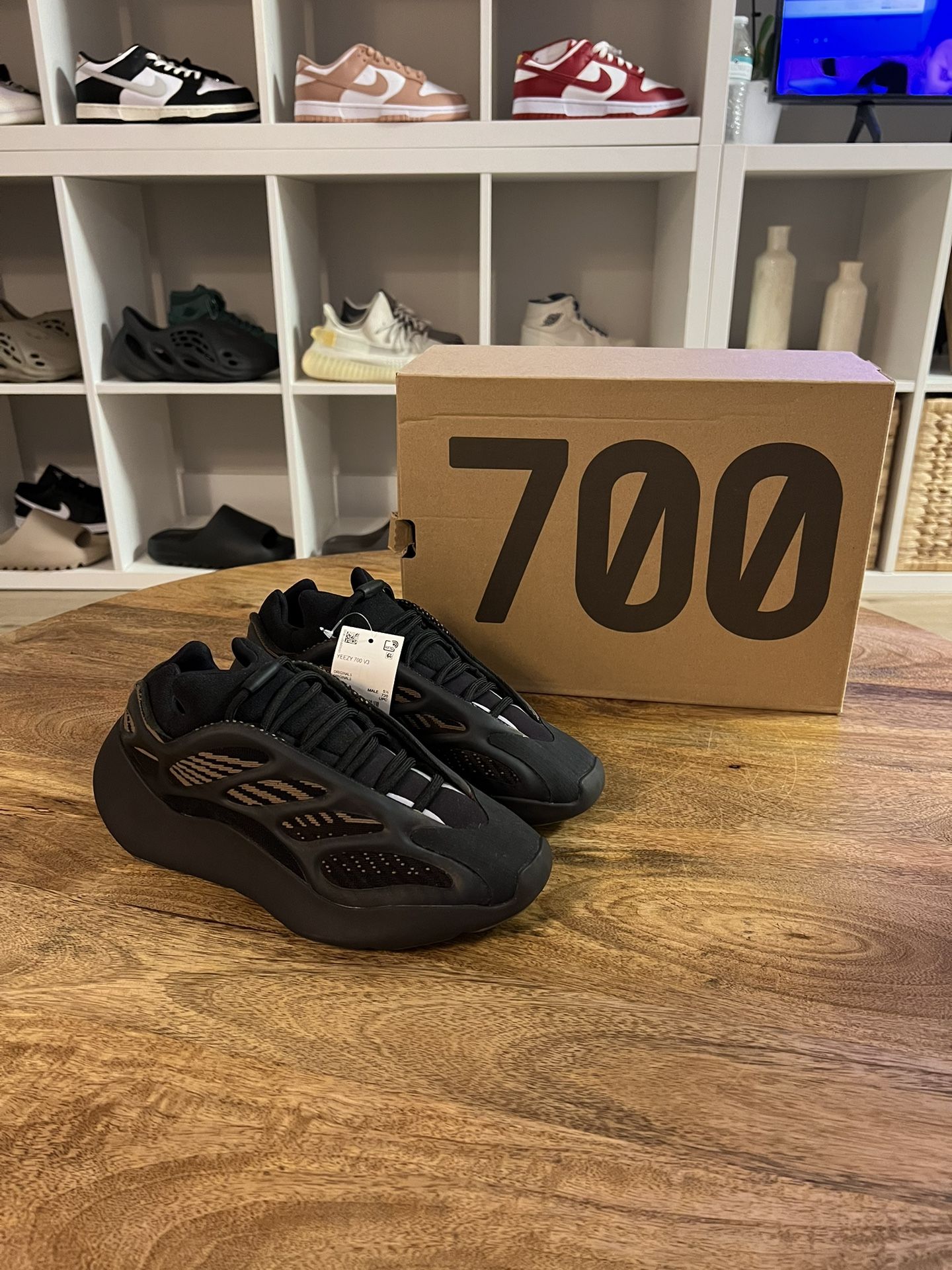 V3 Clay Brown Yeezy 700v3 Brown Yeezy 700v3 Clay Brown Size Deadstock