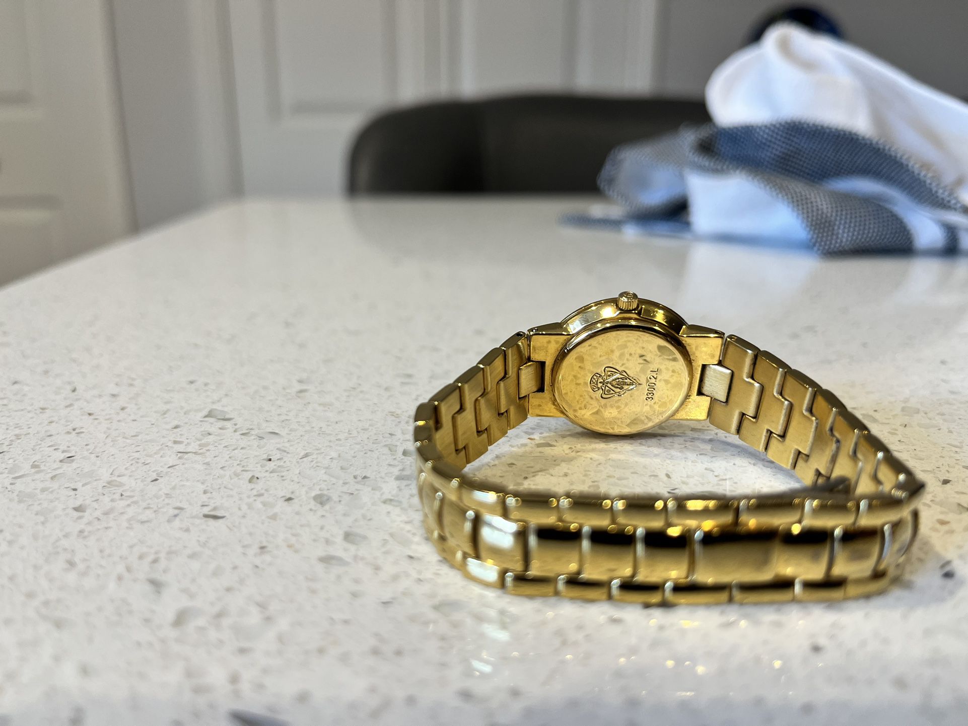 Women’s Authentic Gucci Watch Serial:3300.2.L