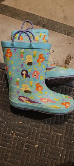 Girls rain boots size 3