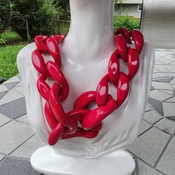 Vibrant Fuchsia Neon Pink Chunky Resin Oversized Chain Link Statement Necklace