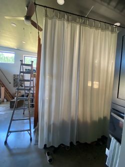 Curtains/4 drapes