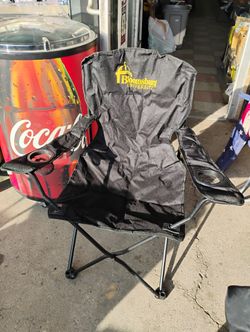Foldable camping chair with cup holders