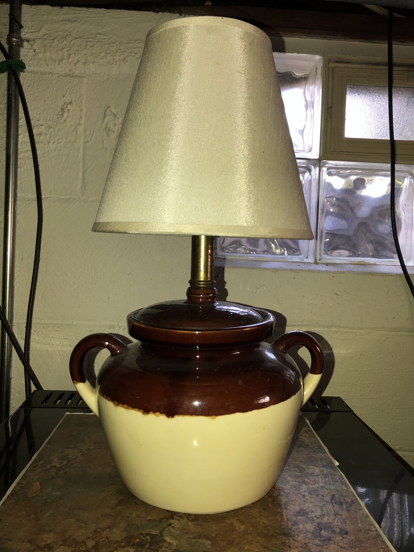 VINTAGE MCCOY BEAN POT LAMP-NICE!