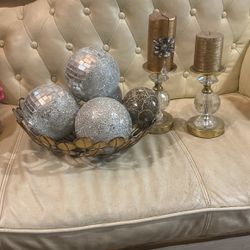 Gorgeous Candle Set Holder W/Decorate Bowl And Balls