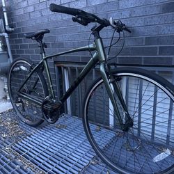 Giant Hybrid Road Bike Brand New 