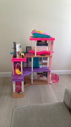 Barbie Dream House 2025