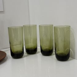 Set of 4 Rare 8 oz Avocado color, Vintage glasses with a very heavy base