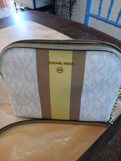 MICHEAL KORS PURSE GREAT CONDITION