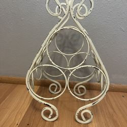 Give: 3-bottle metal wine rack 13 1/2" tall