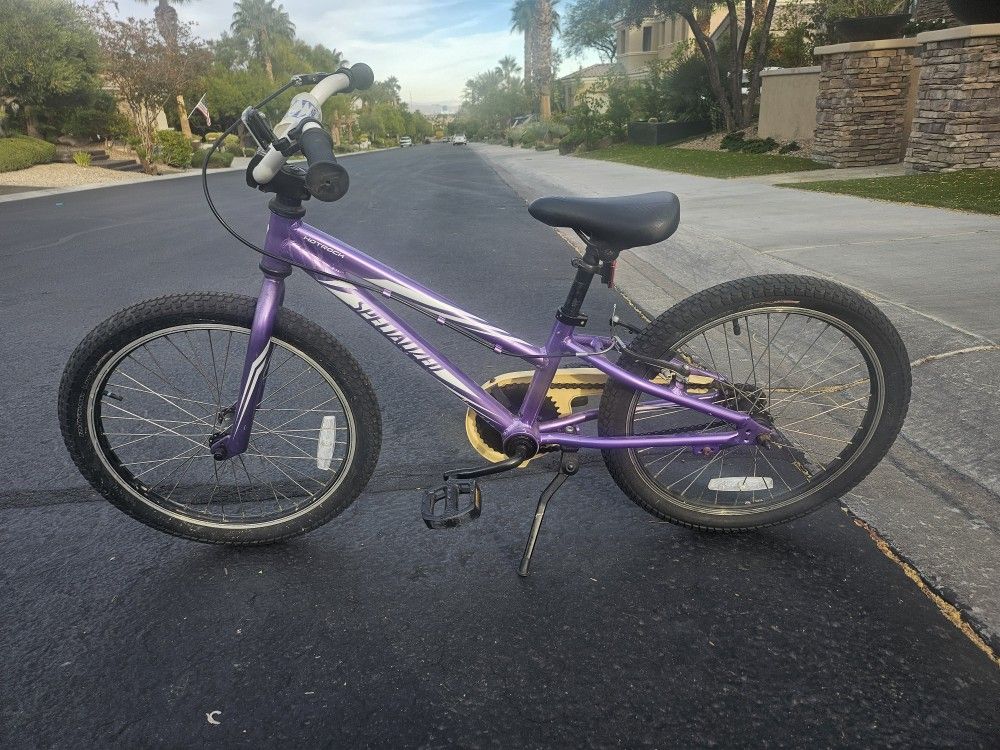 Schwinn Hot Rock 20in Girls Bike