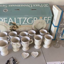 Pfaltzgraff Wyndham Pedestal mugs -10 Mugs