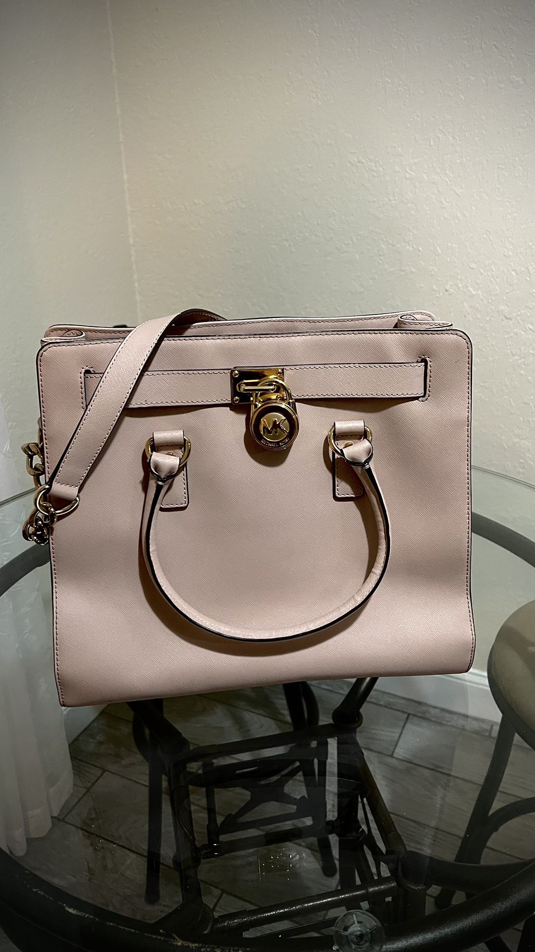 MKors handbag    for Sale in Fort Lauderdale, FL - OfferUp