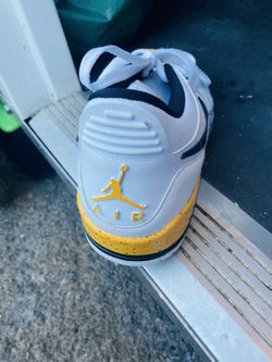 Jays Black White Yellow Men Size 10