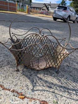 Metal Wicker Magazine Holder