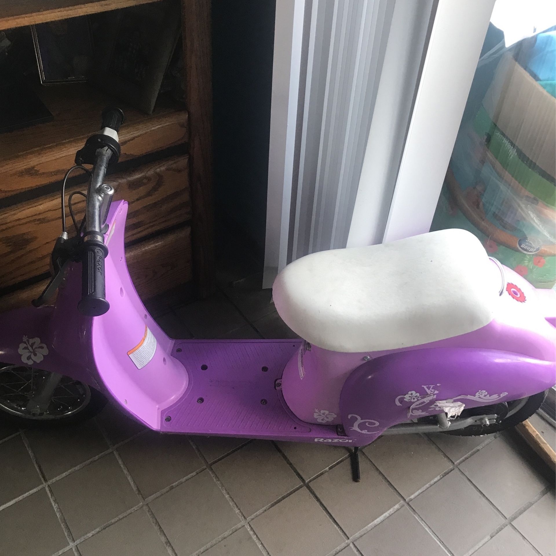 Very Nice Kids Scooter With Charger