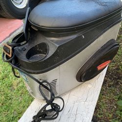Thermoelectric  Travel Cooler And Warmer