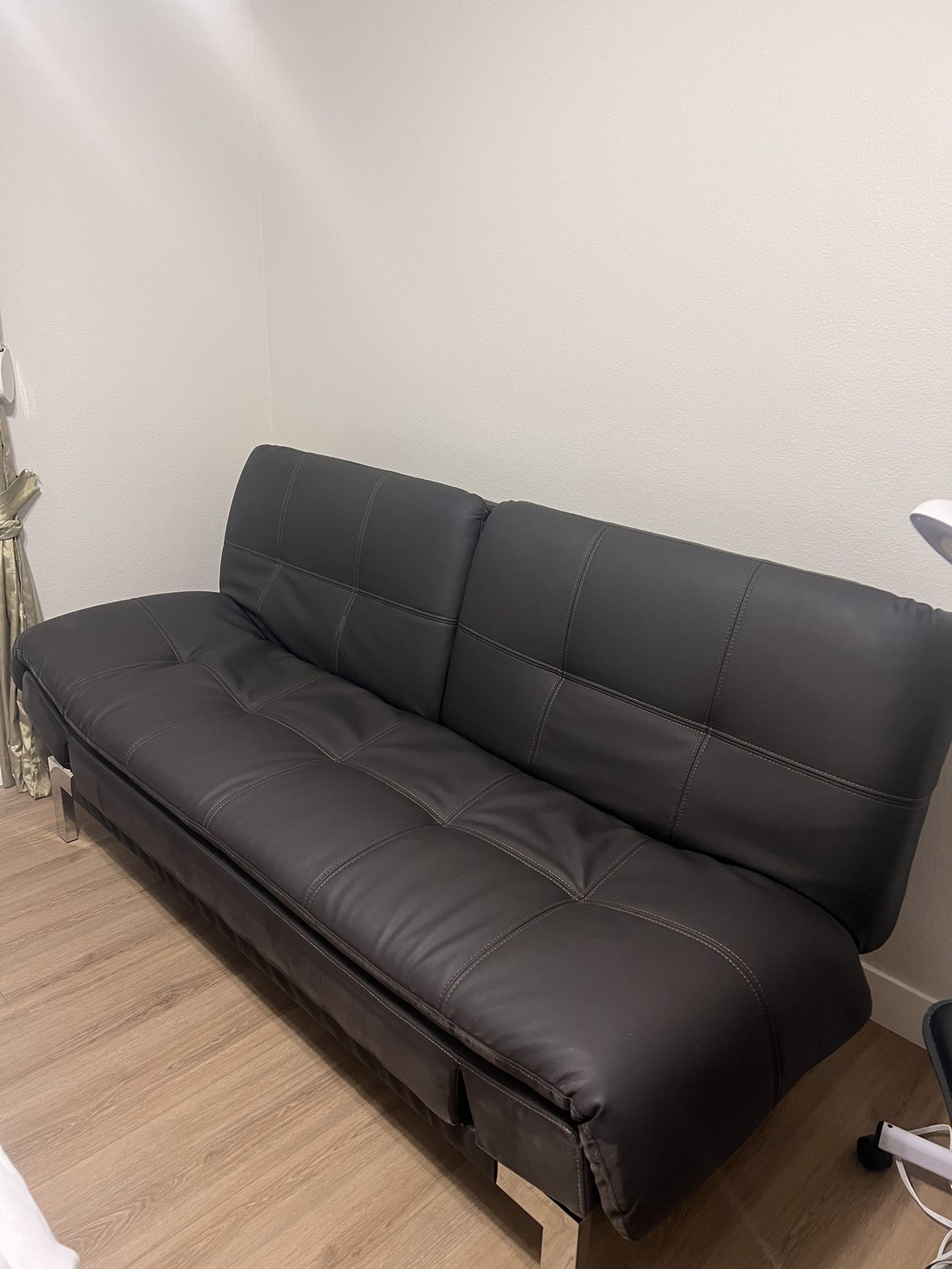 BRAND NEW LEATHER FUTON W/ USB PORT