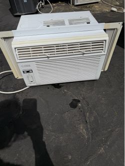 Very good condition a Commercial cool air conditioner
