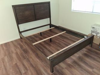 Nice Strong and Sturdy Solid Wood Dark Queen-size Bed Frame with Panel Headboard