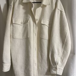 Aritzia Babaton Top Ivory Cream Shacket Size 2 Buttoned 