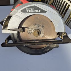 Working Circular Saw