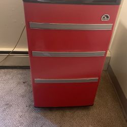 Mini Fridge 