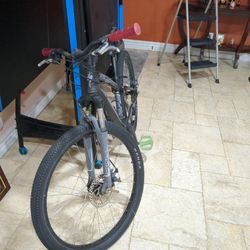 Hard rock Specialized Mountain Bike