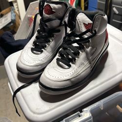Jordan’s Size 5 Y/7 Women’s