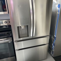 Stainless Steel 29 Cu. Ft. Smart Standard Depth 4-Door French Door Refrigerator 