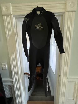 Xcel Hooded Wetsuit, Men’s Medium Tall [4/3]