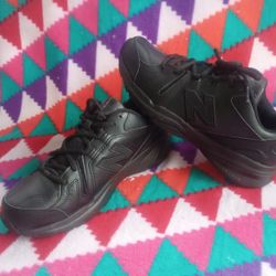 Mens new balance shoes size 8