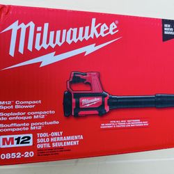 Milwaukee M12 12V Lithium-Ion Cordless Compact Spot Blower (Tool-Only)