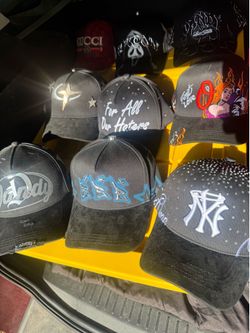Caps
