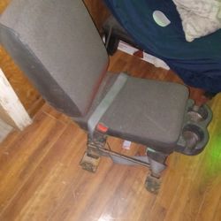 99-06 chevy/ GMC  front middle seat