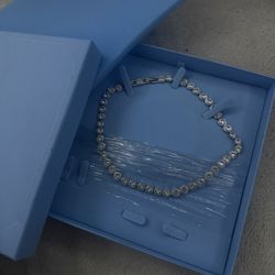 Swarvoski angelic necklace