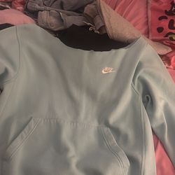 nike off the shoulder