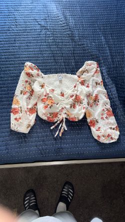 RUE 21 smocked floral puff-sleeve crop top, size Xl