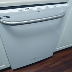 Dishwasher/ works perfet